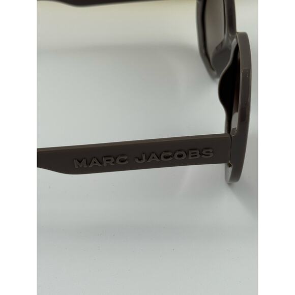 Marc Jacobs Oversized Hexagonal Brown Sunglasses with Yellow Case - Picture 4 of 6